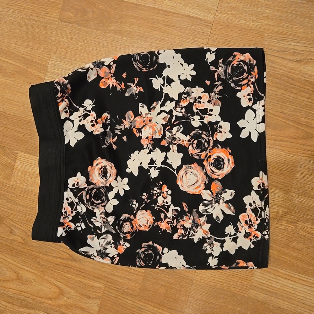 FLORAL Mini Skirt